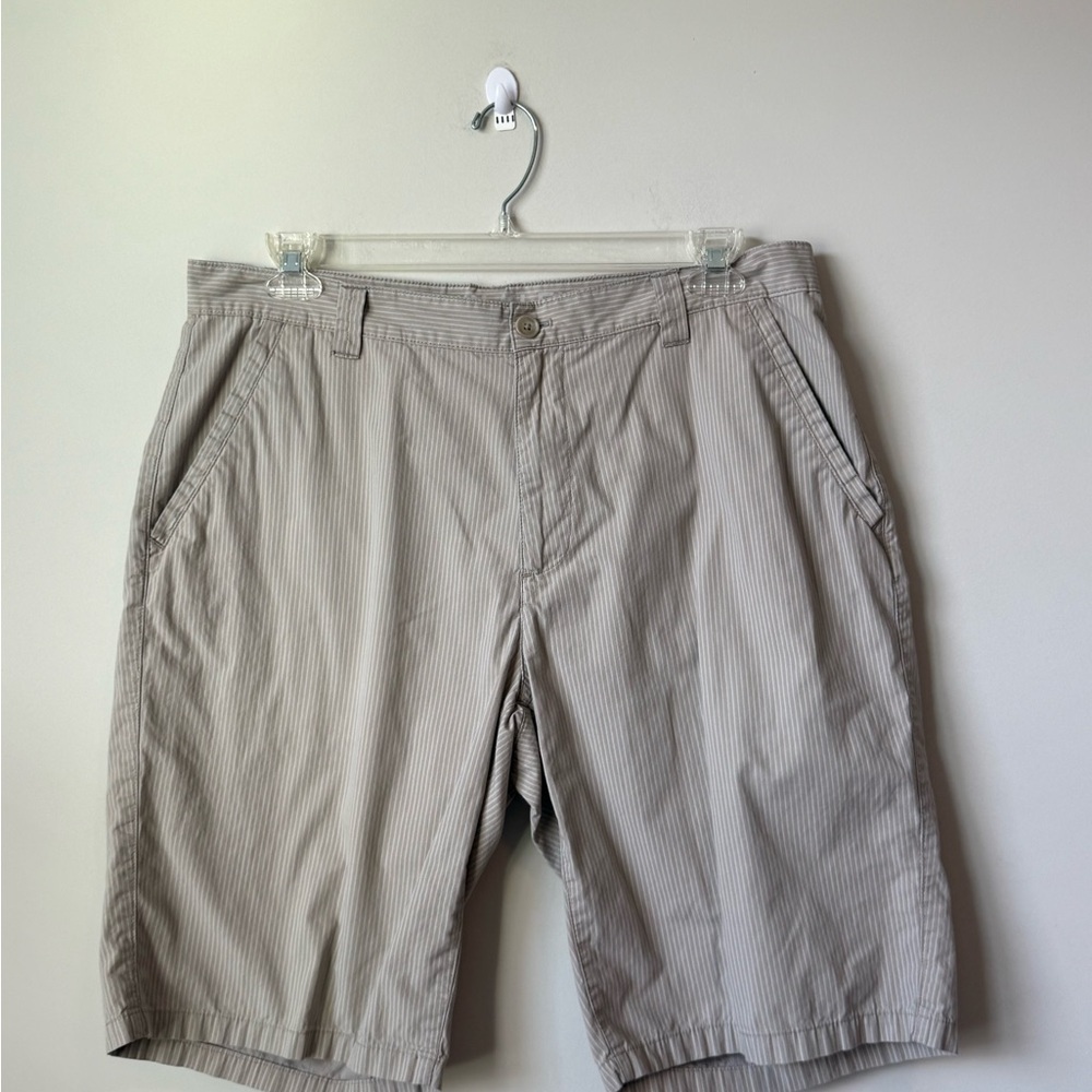 Calvin Klein Men's Tan Pinstripe Shorts size 36